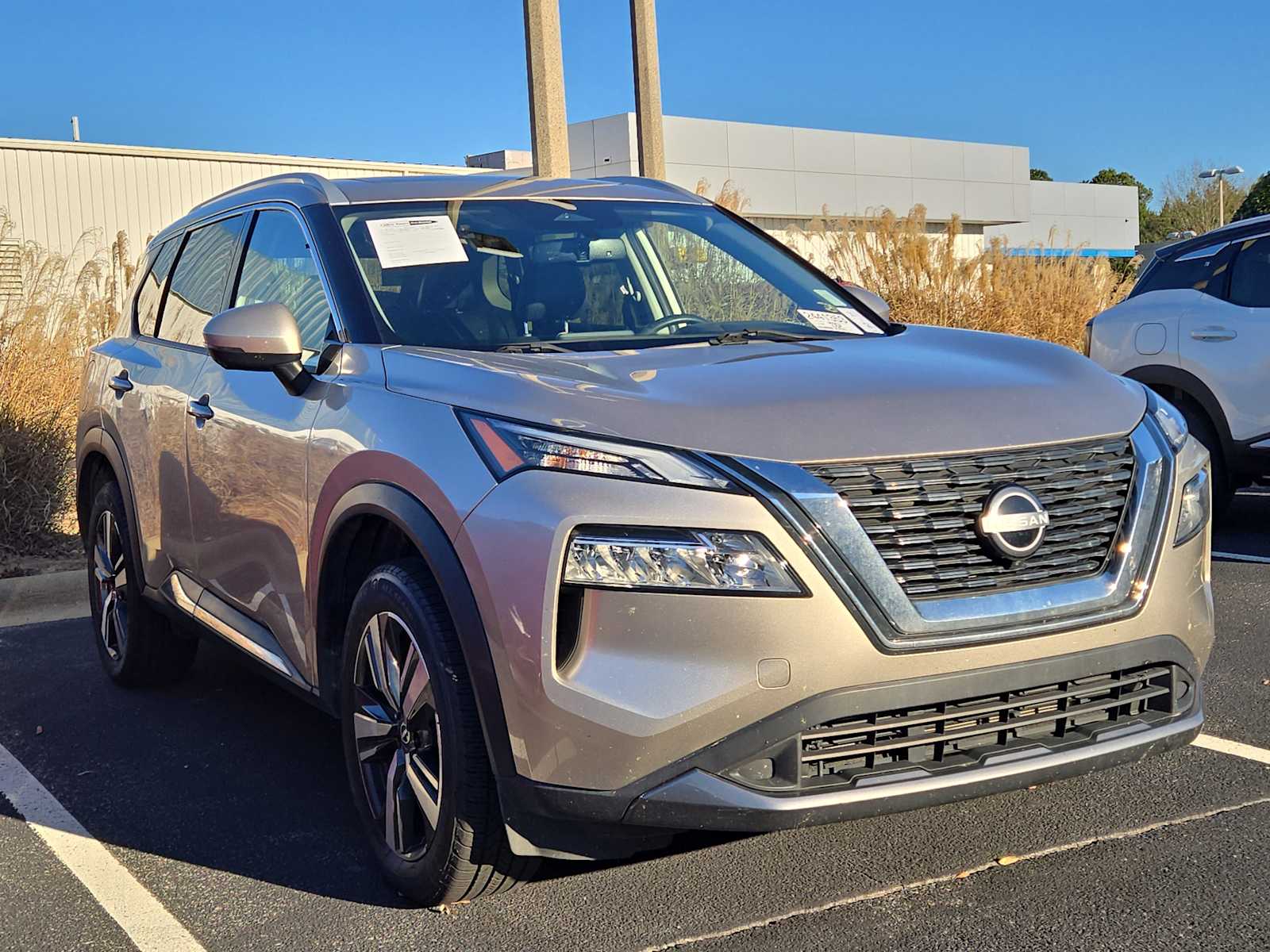 2023 Nissan Rogue SL's photo