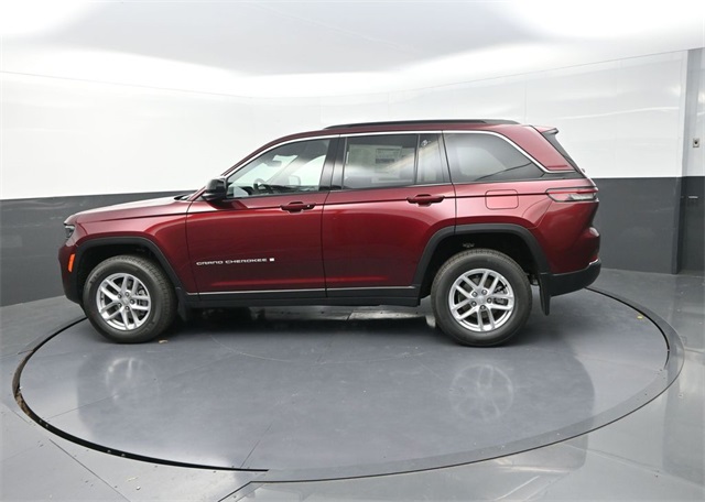 2025 Jeep Grand Cherokee Laredo X photo 3