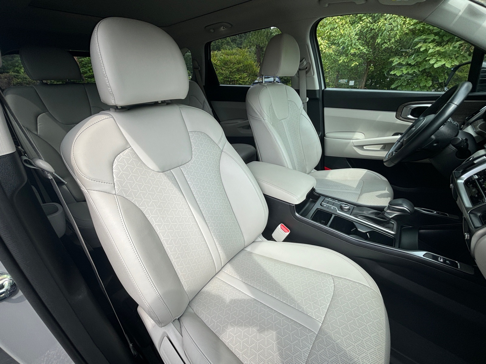 2022 Kia Sorento S photo 14