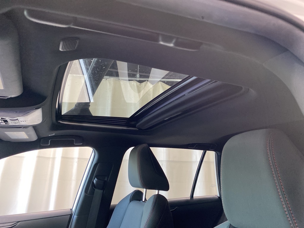 2023 Toyota RAV4 Prime SE photo 2