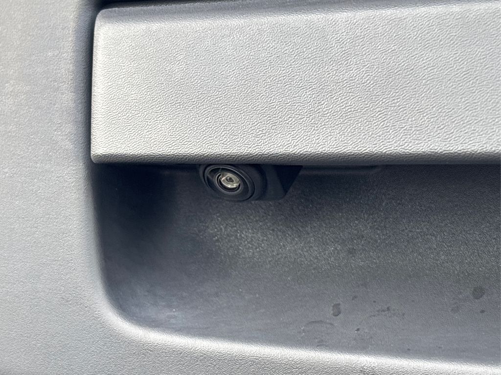 2020 Nissan Frontier SV photo 15