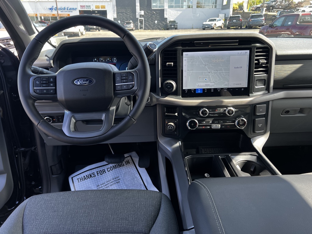 2025 Ford F-150 XLT photo 2