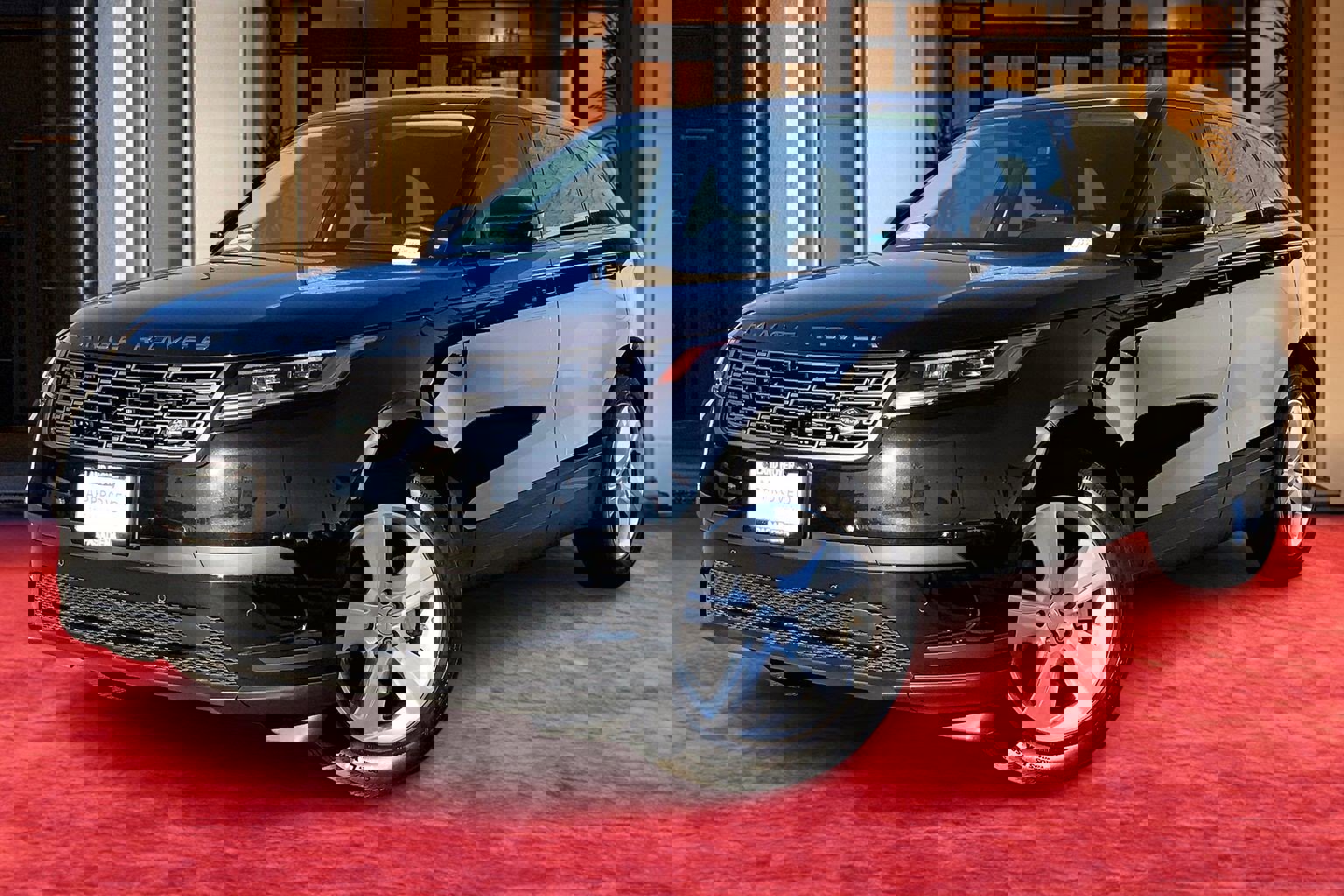 2025 Land Rover Range Rover Velar S's photo