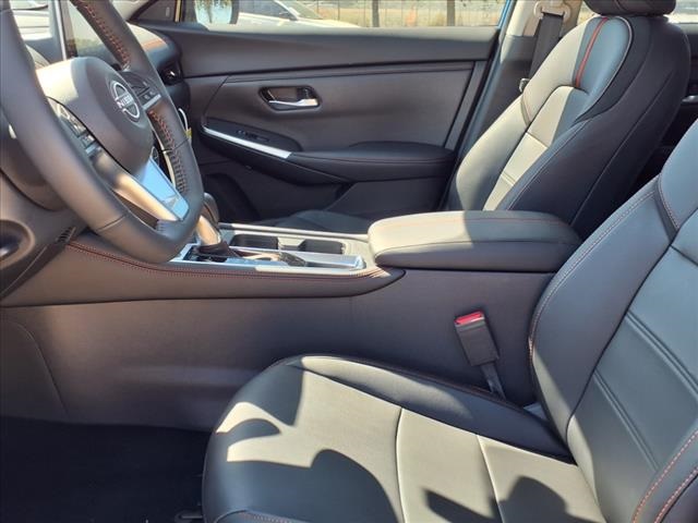 2025 Nissan Sentra SR photo 4