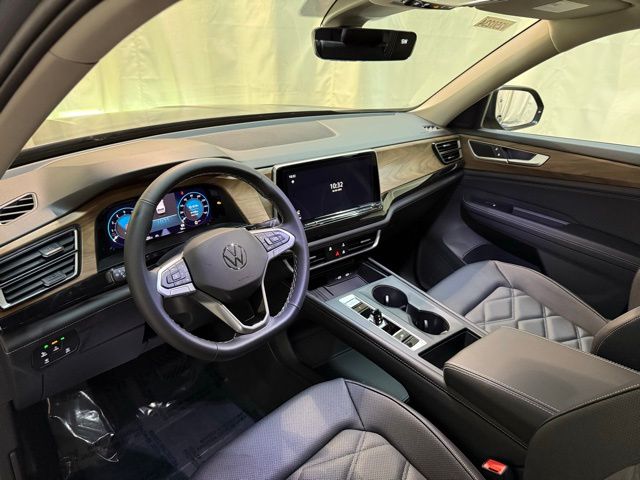 2025 Volkswagen Atlas SE photo 14