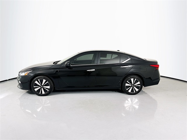 2024 Nissan Sentra SV photo 4