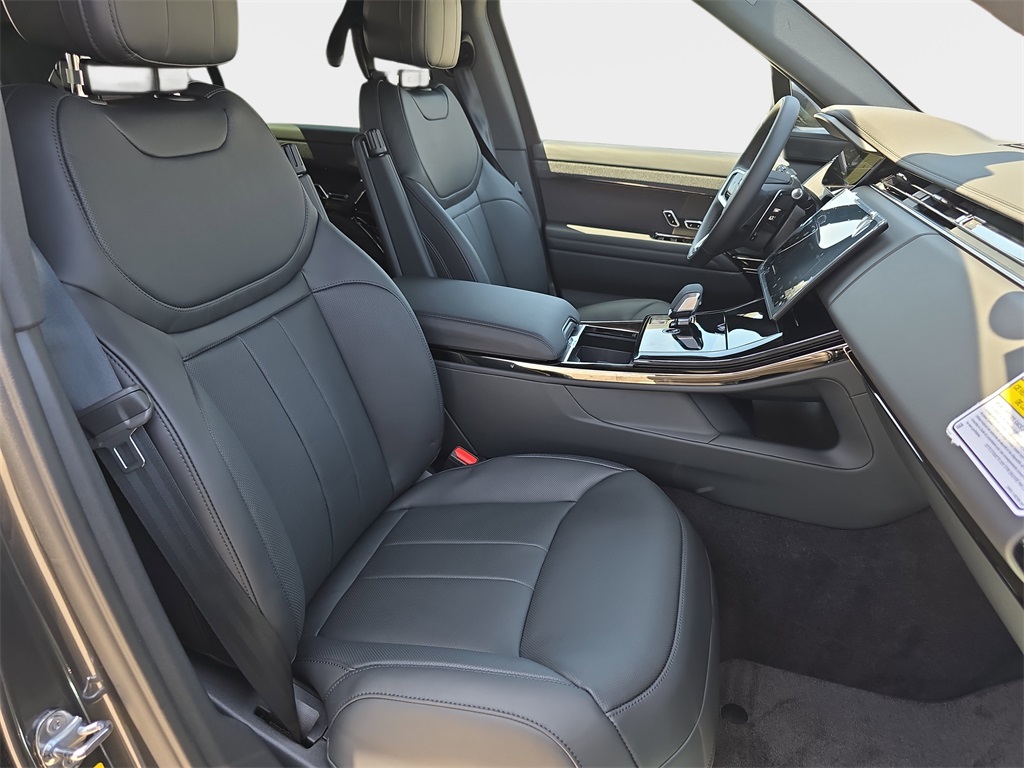 2025 Land Rover Range Rover Sport SE photo 7