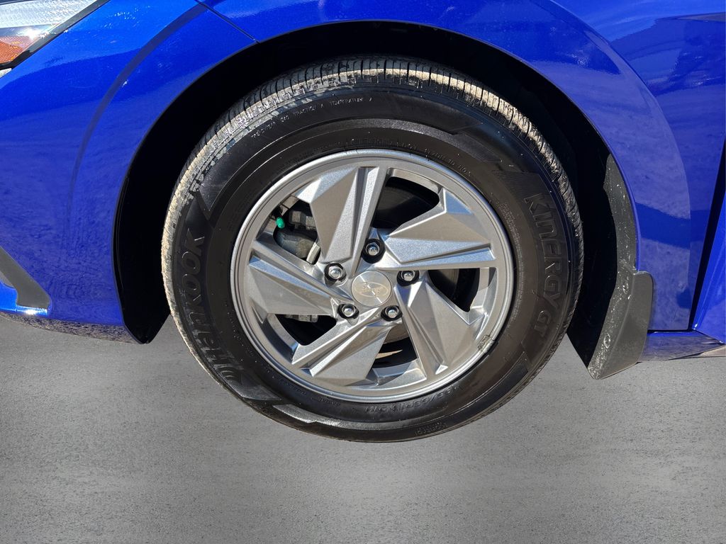 2024 Hyundai Elantra SE photo 11