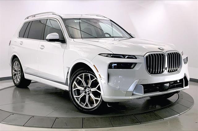 2026 BMW X7 40i's photo