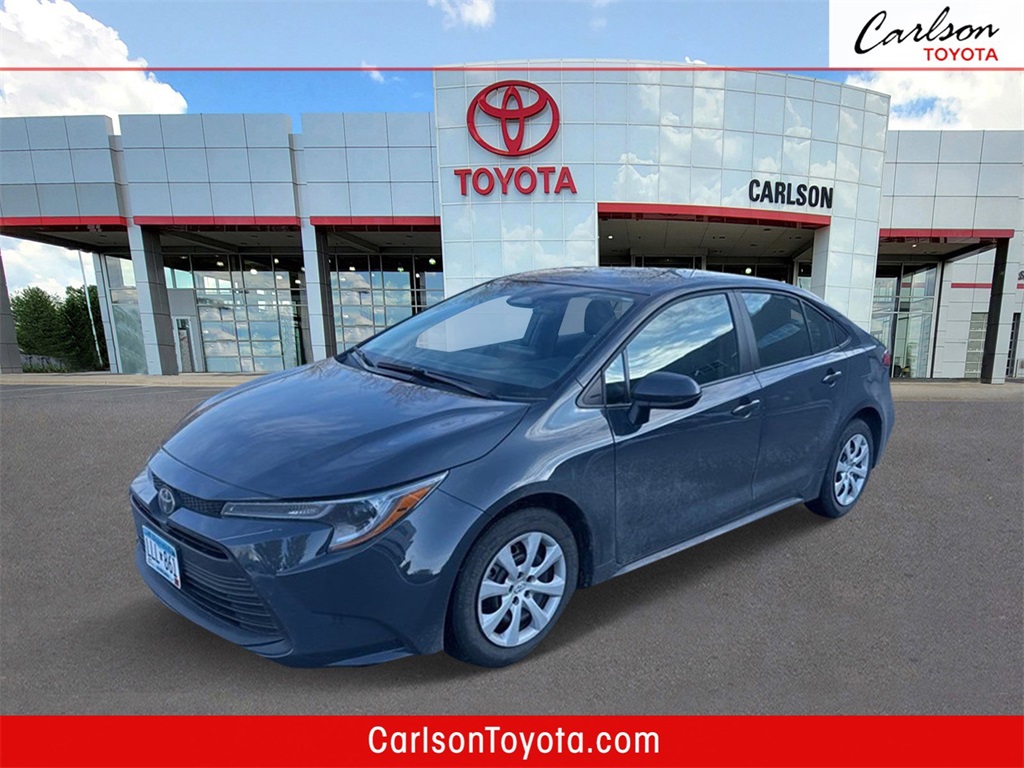 2024 Toyota Corolla LE's photo