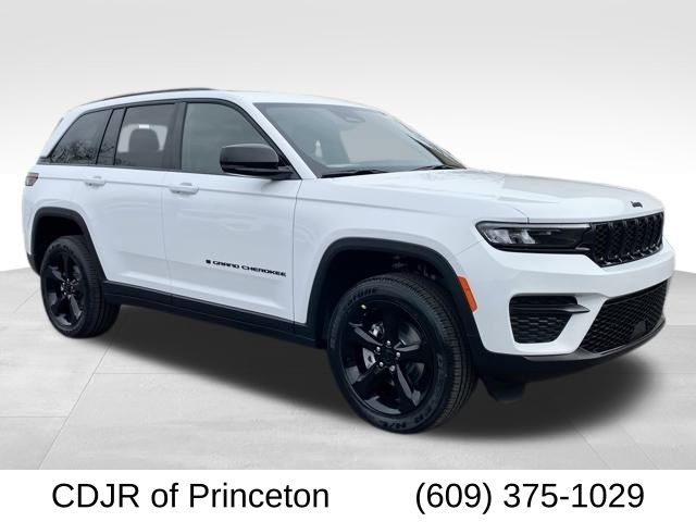 2025 Jeep Grand Cherokee Altitude's photo