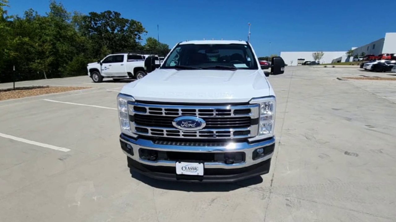 2023 Ford F-350 XLT photo 29