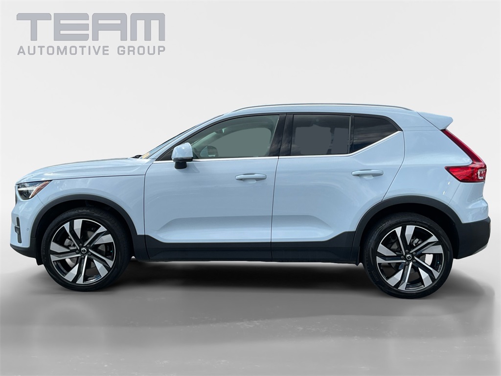 2024 Volvo XC40 Plus photo 4