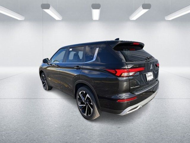 2024 Mitsubishi Outlander photo 5