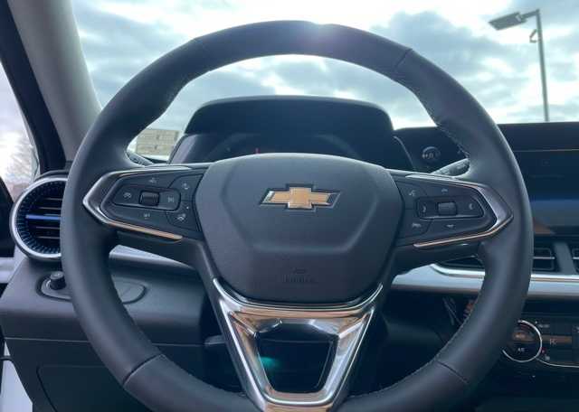 2025 Chevrolet Trax LT photo 15