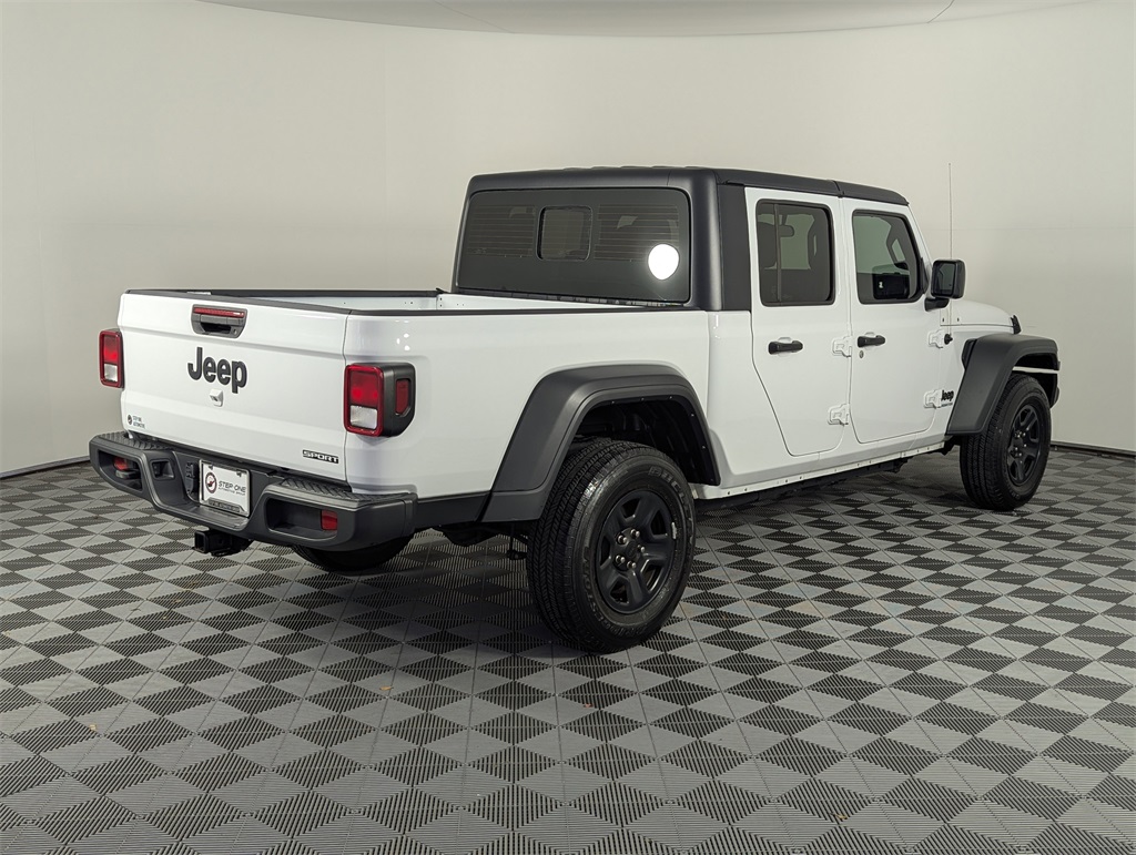 2021 Jeep Gladiator Sport photo 4