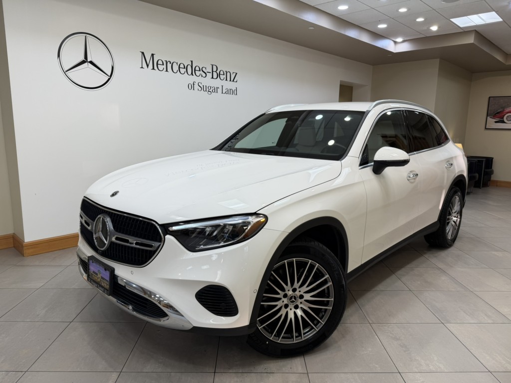 2025 Mercedes-Benz GLC Base's photo