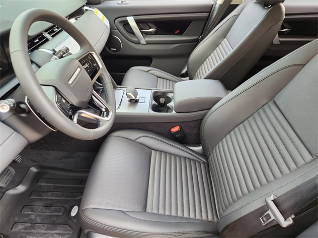 2025 Land Rover Discovery Sport S photo 5