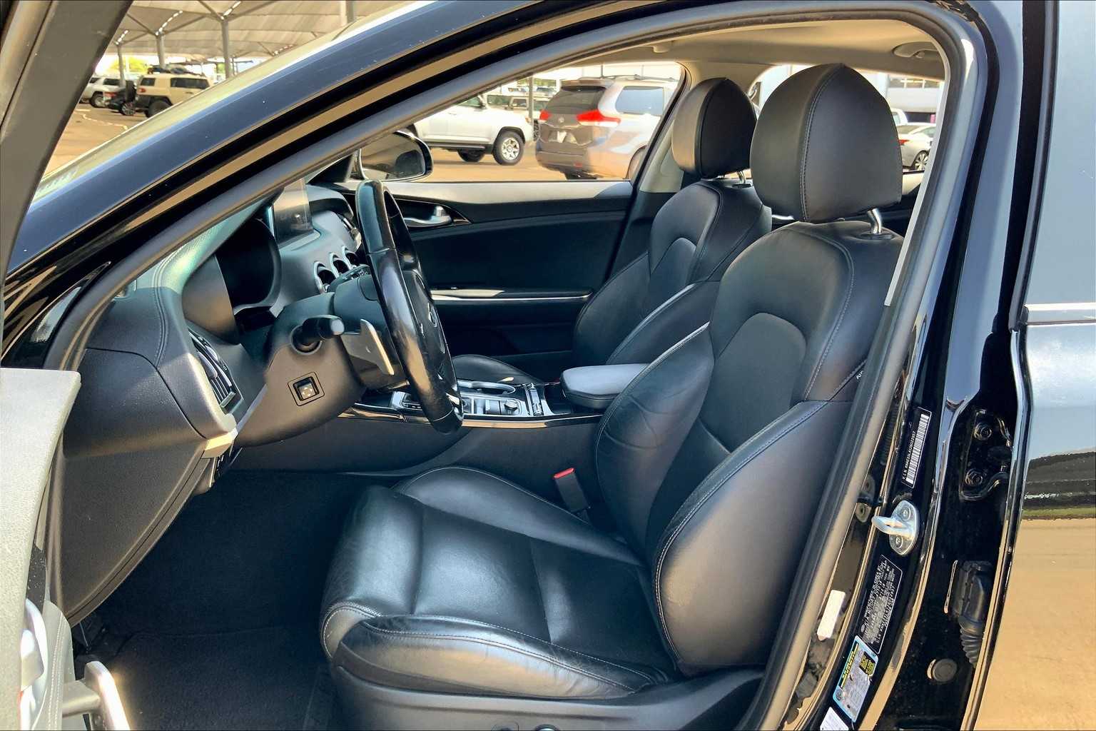 2018 Kia Stinger Premium photo 7