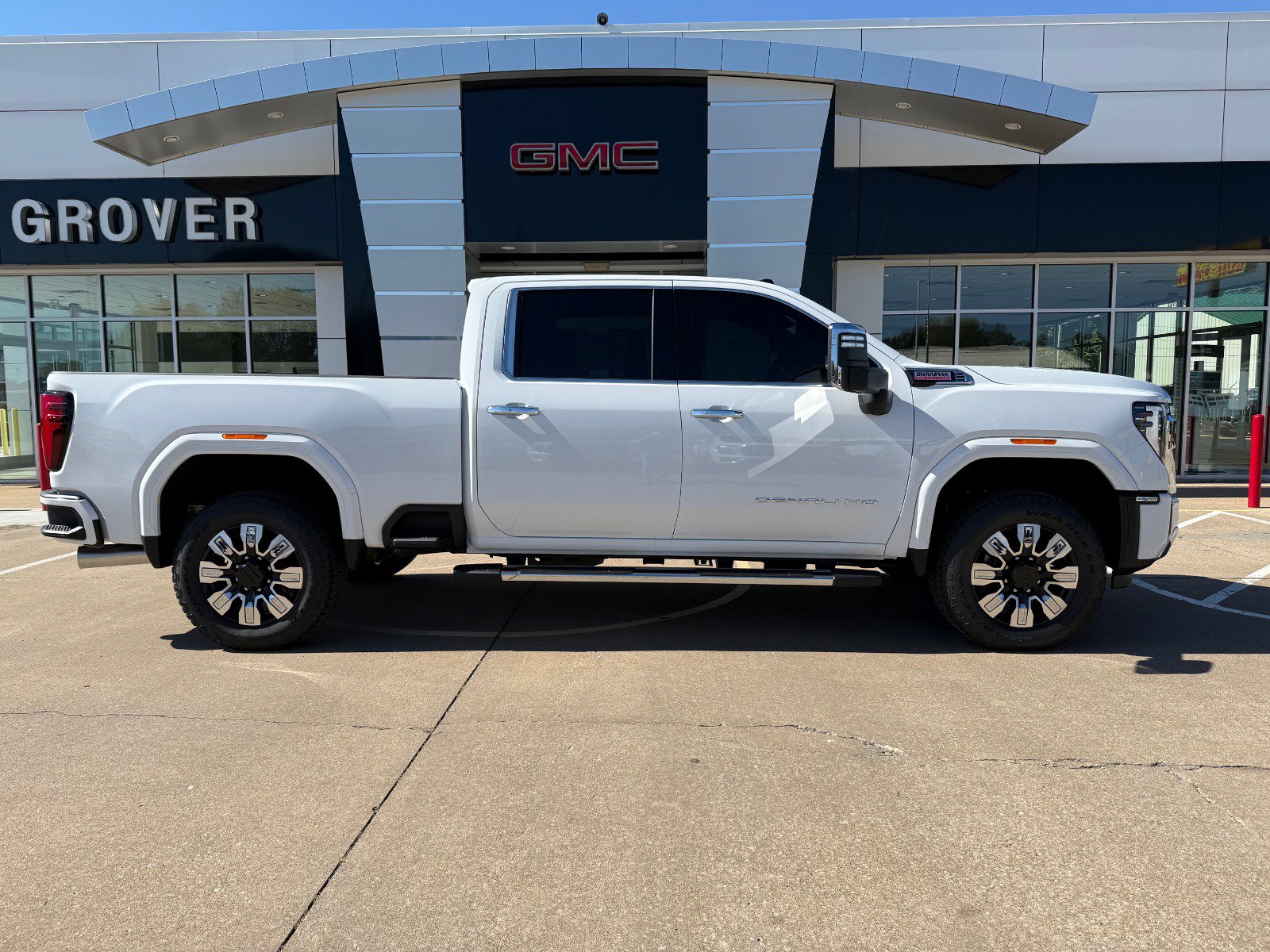 2026 Gmc Sierra 2500 HD Denali photo 2