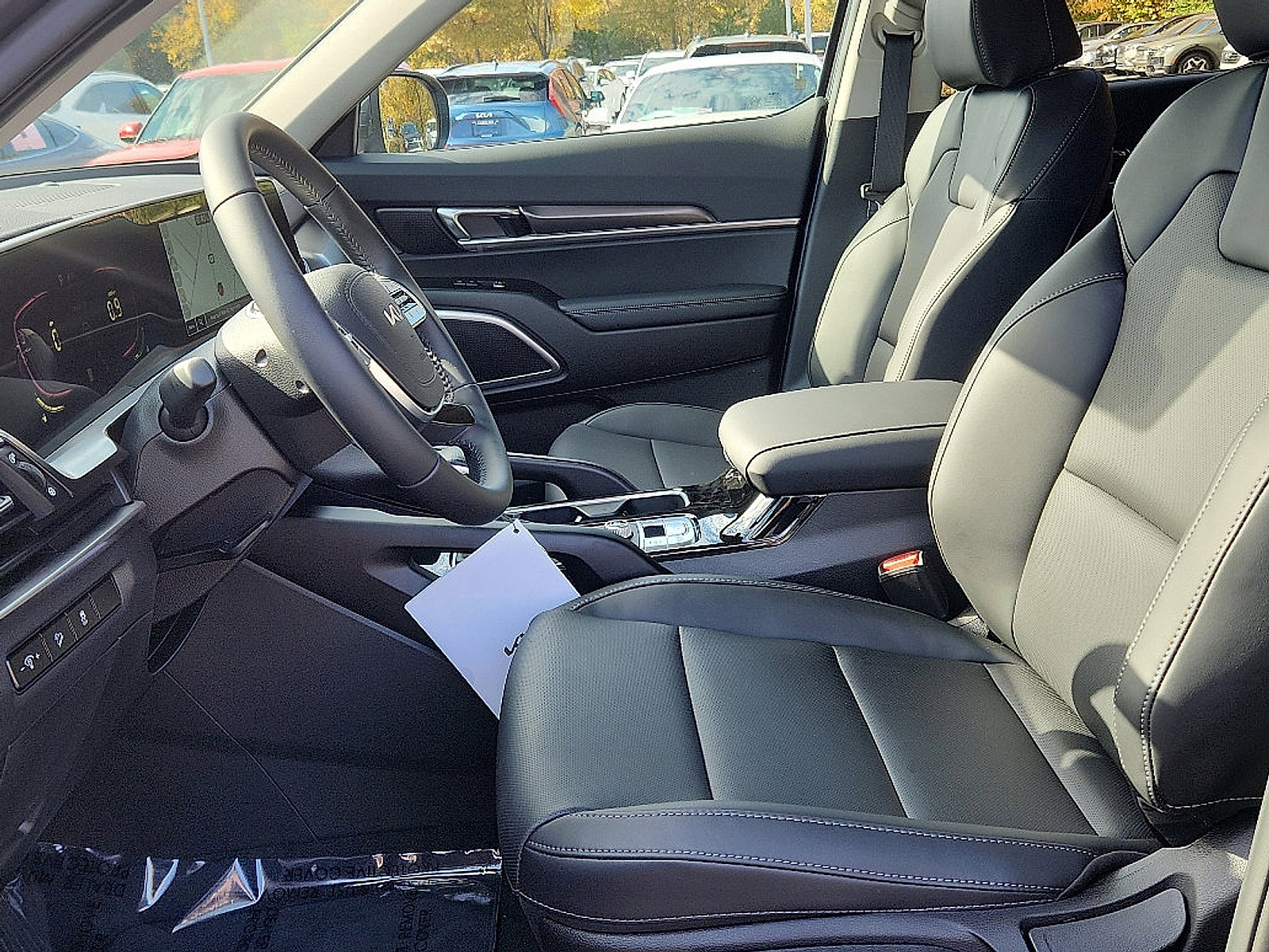 2025 Kia Telluride LX photo 5