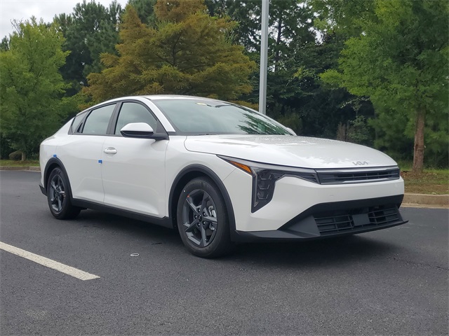 2025 Kia K4 LXS photo 3