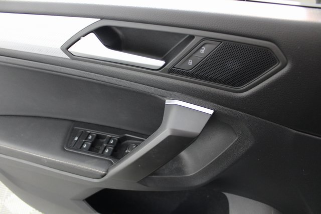 2022 Volkswagen Tiguan S photo 19