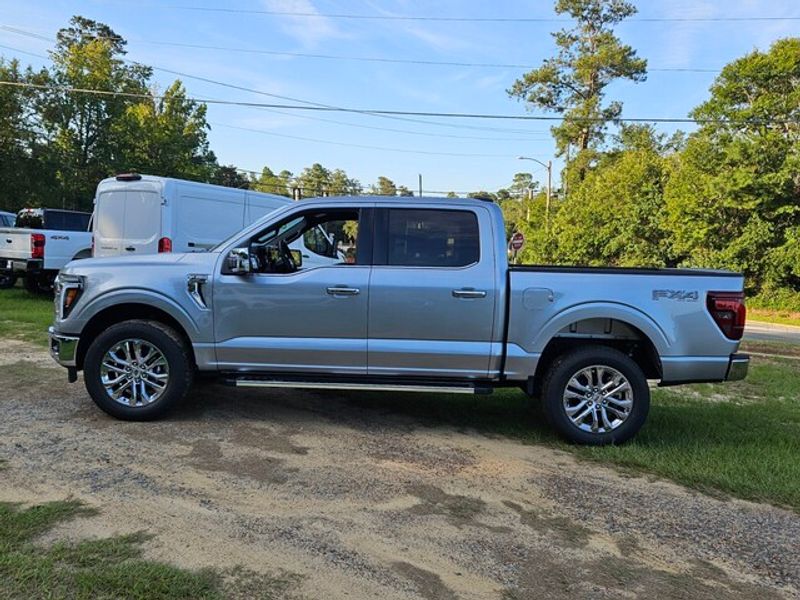 2025 Ford F-150 Lariat photo 3