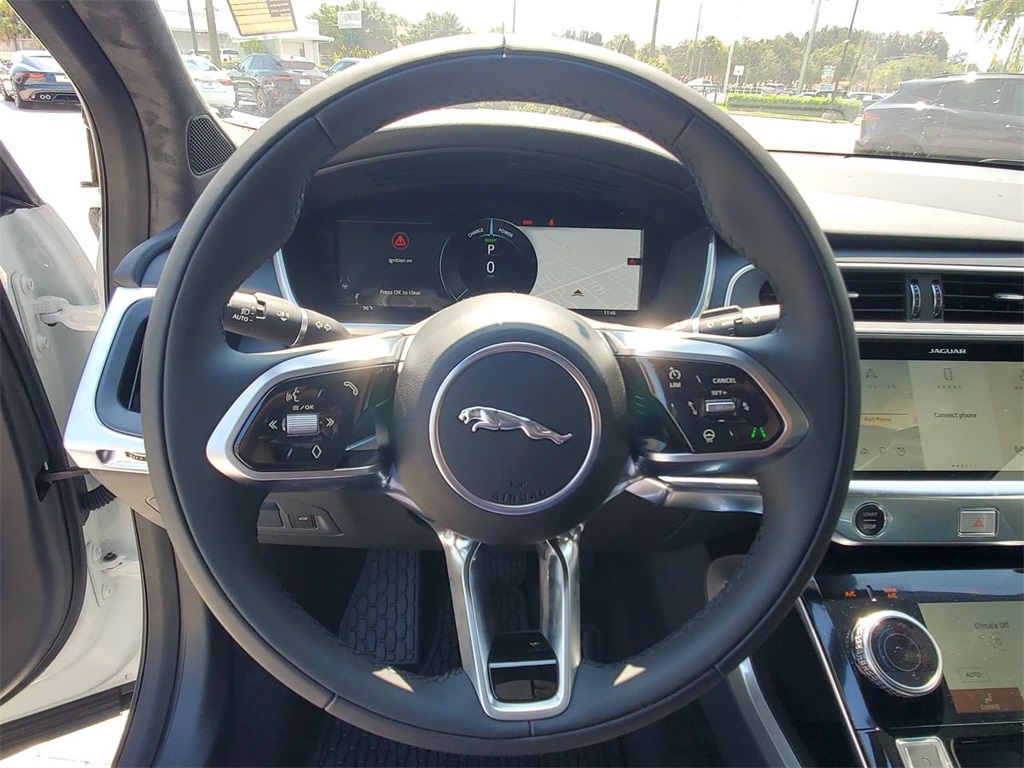 2024 Jaguar I-PACE EV400 HSE photo 3