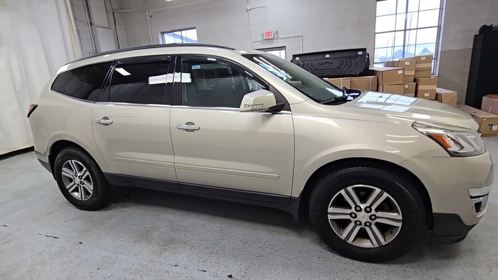 Used 2017 Chevrolet Traverse 1LT with VIN 1GNKVGKD2HJ255586 for sale in Royal Oak, MI
