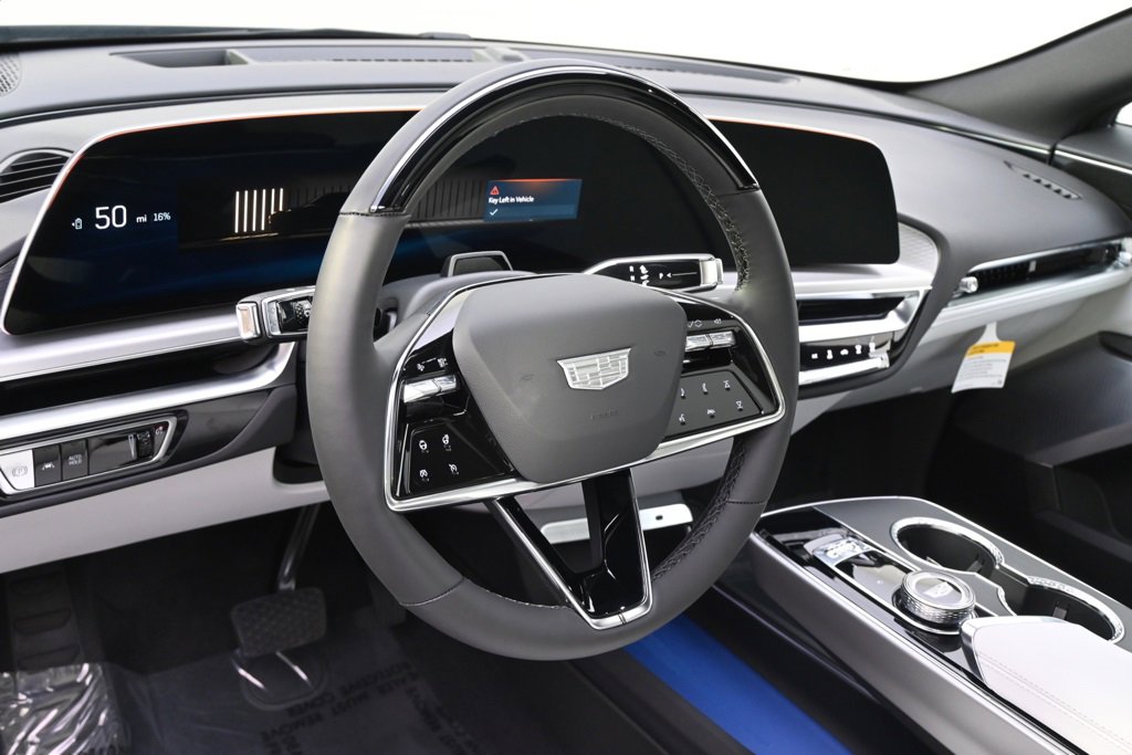 2025 Cadillac Lyriq Luxury photo 5