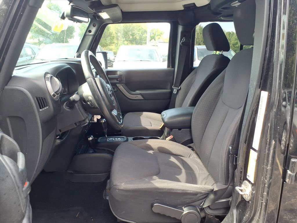 2013 Jeep Wrangler Unlimited Sport photo 19