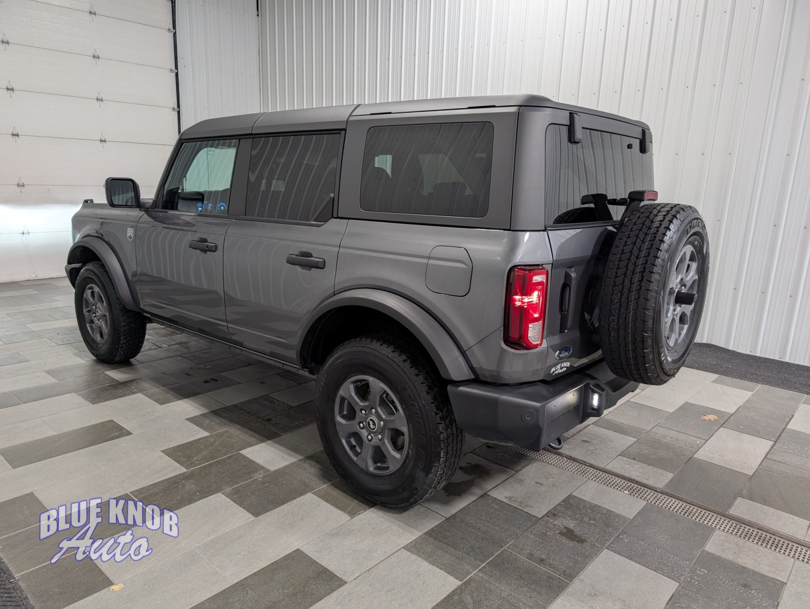 2025 Ford Bronco Big Bend photo 2