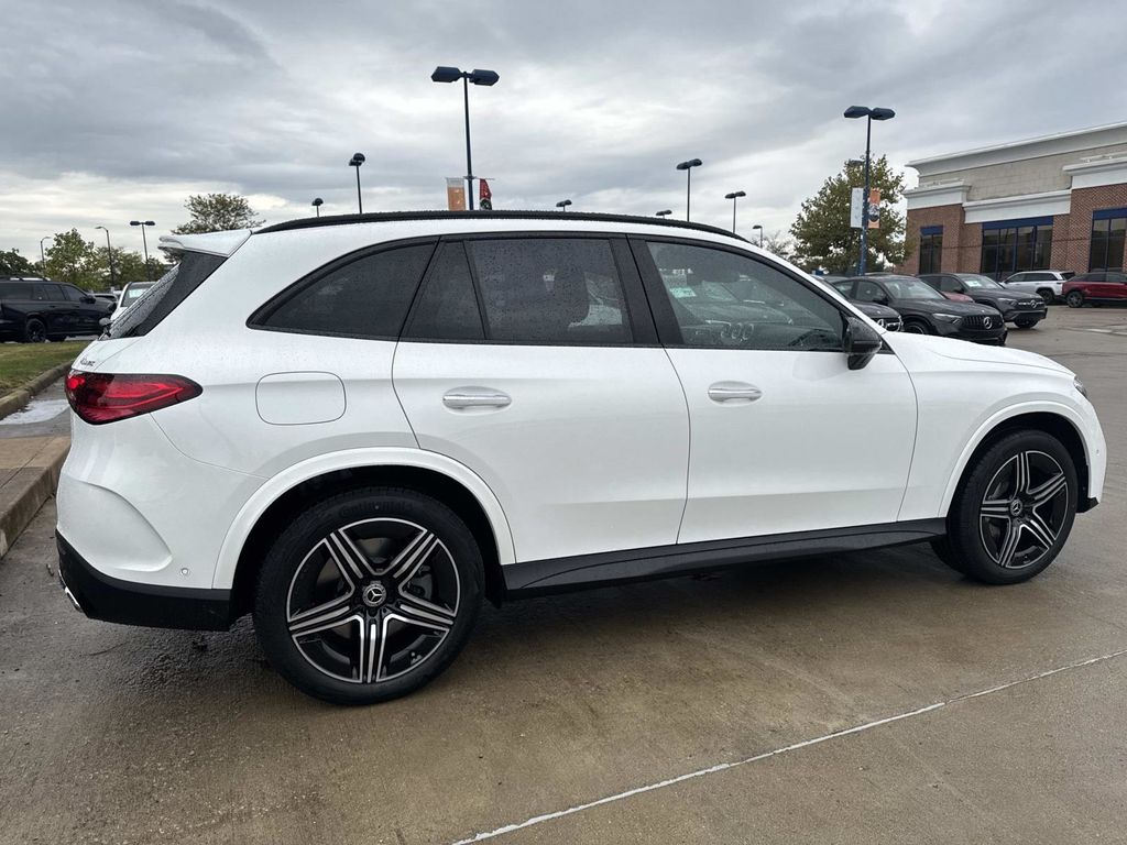 2026 Mercedes Benz GLC 350e 4MATIC photo 5