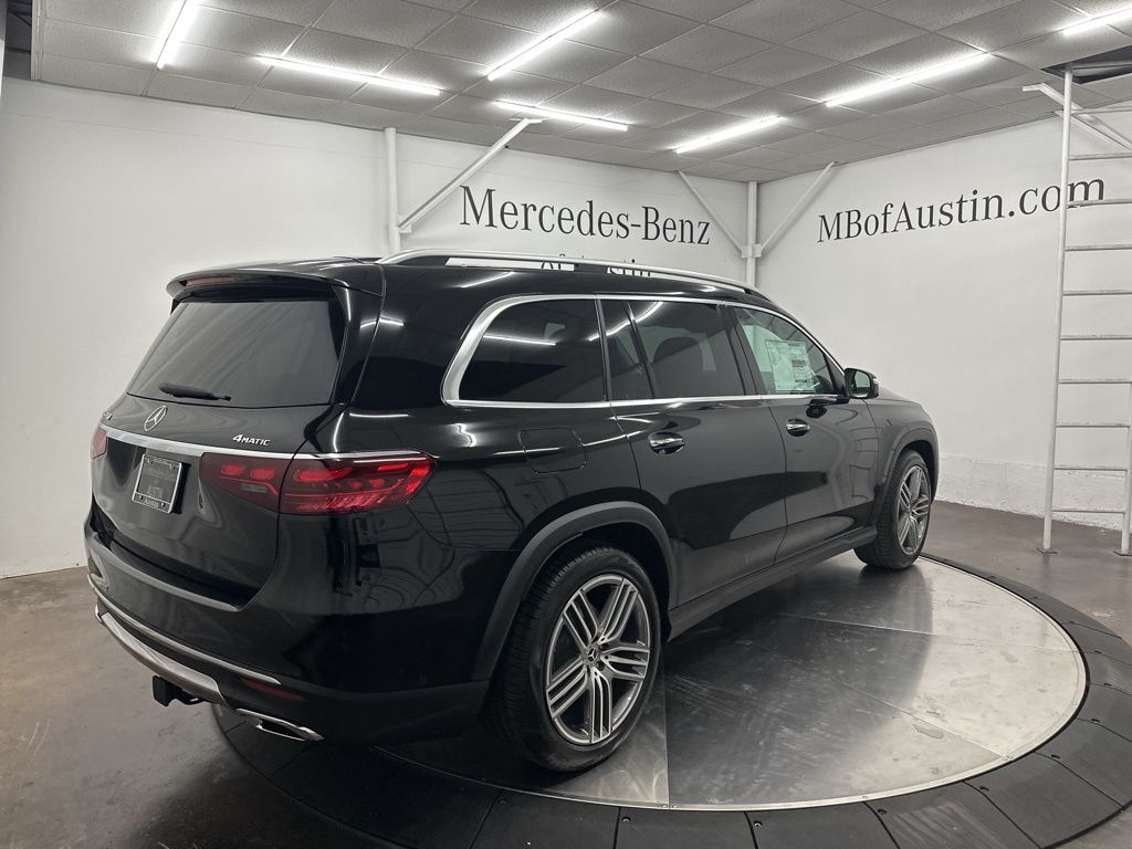 2026 Mercedes Benz GLS 450 4MATIC photo 3