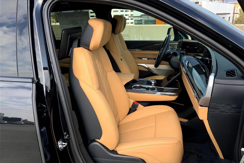 2025 Cadillac Escalade IQ Luxury photo 31