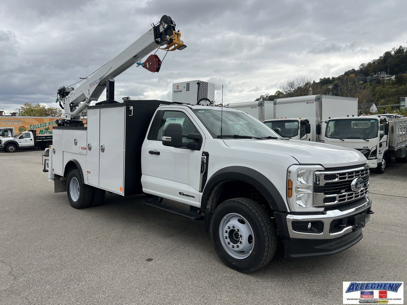 2025 Ford F-600 photo 4