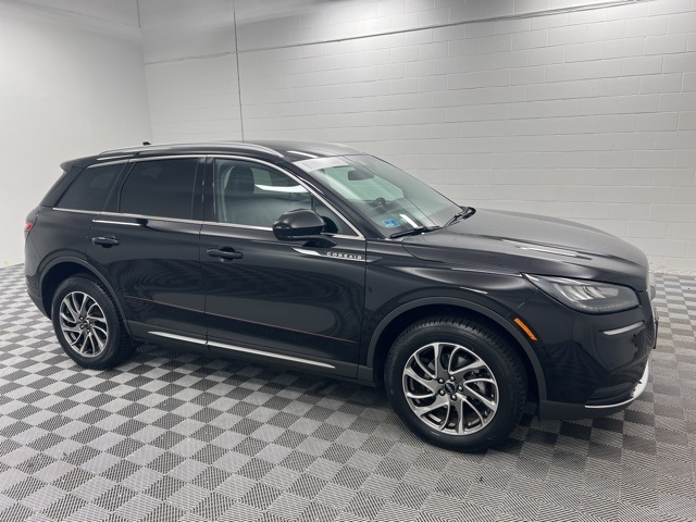 2022 Lincoln Corsair Standard photo 5