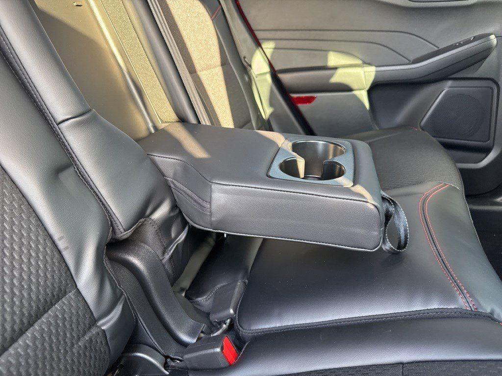 2025 Ford Escape ST-Line photo 14