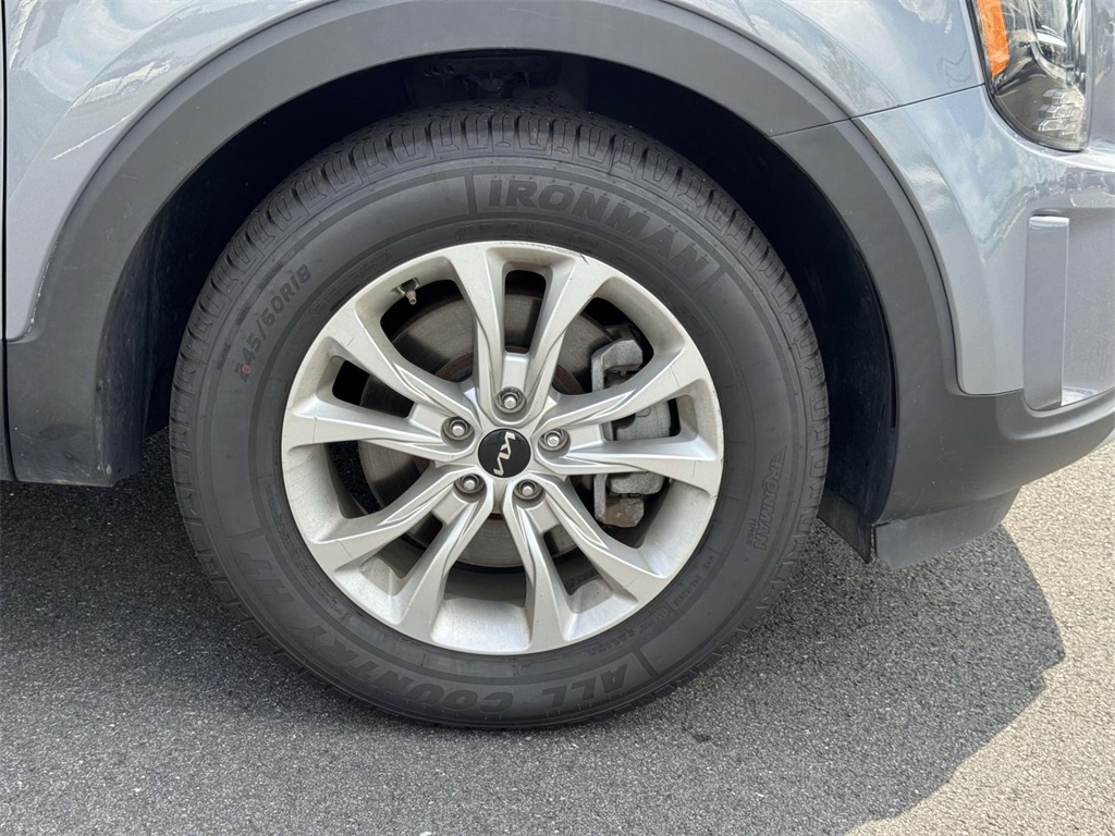 2022 Kia Telluride LX photo 12