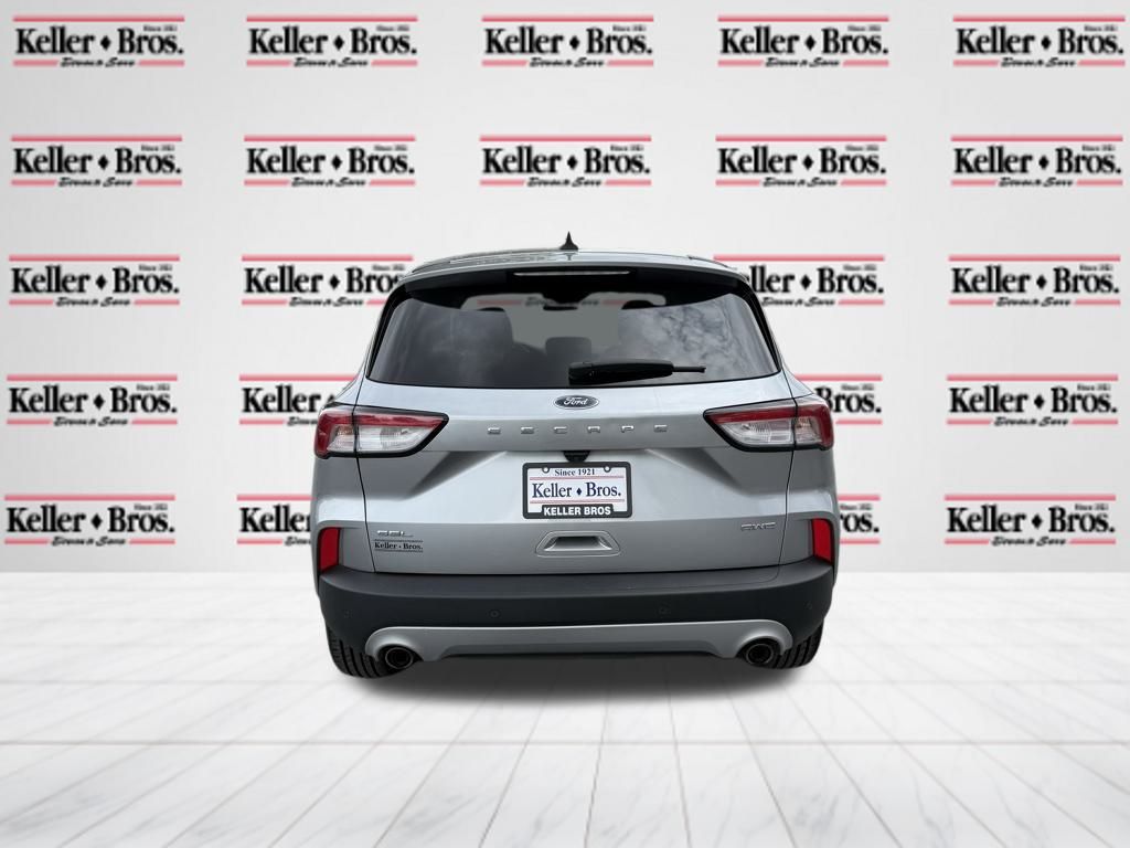 2022 Ford Escape SEL photo 4