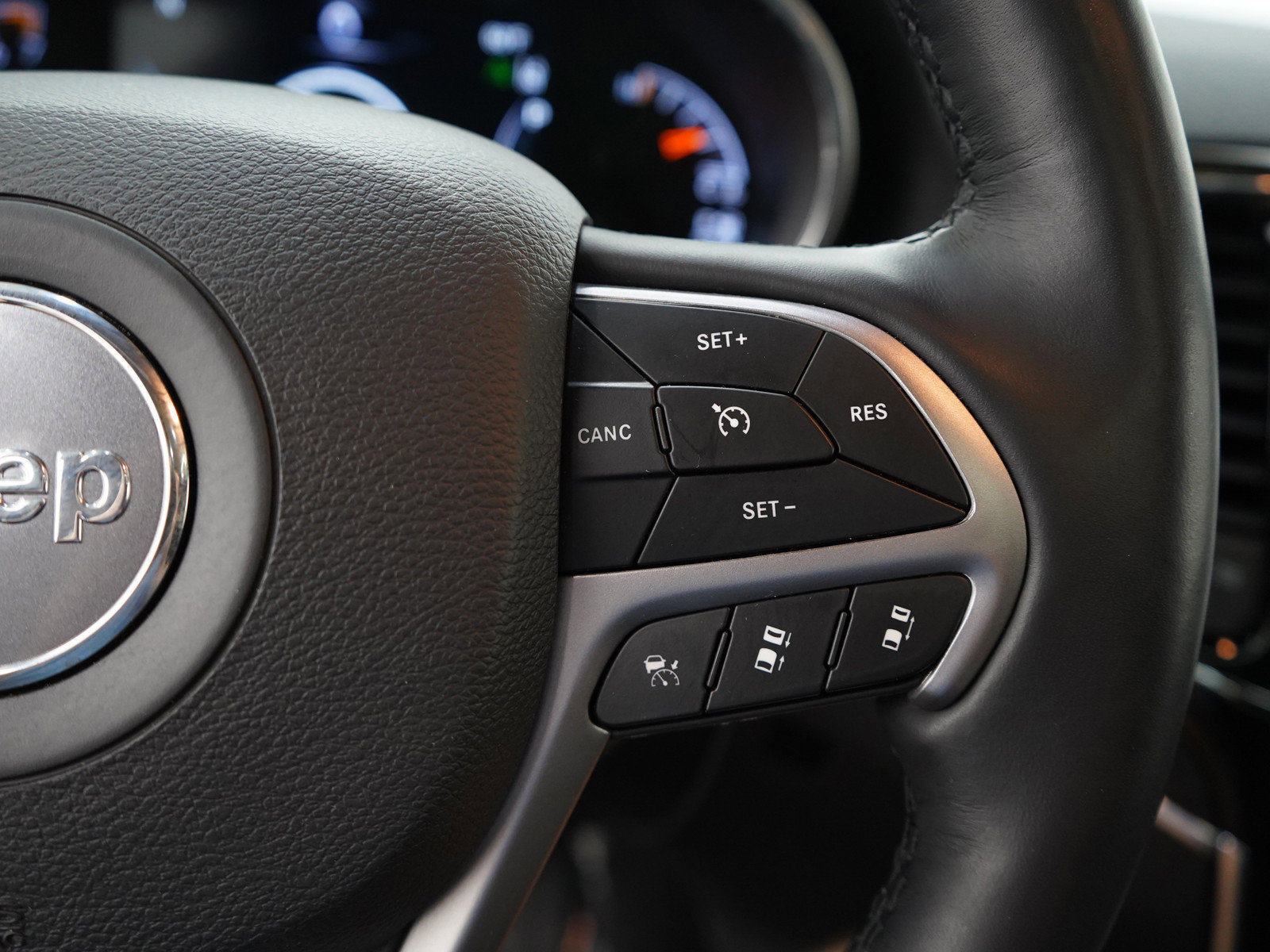 2021 Jeep Grand Cherokee Anniversary Edition photo 23