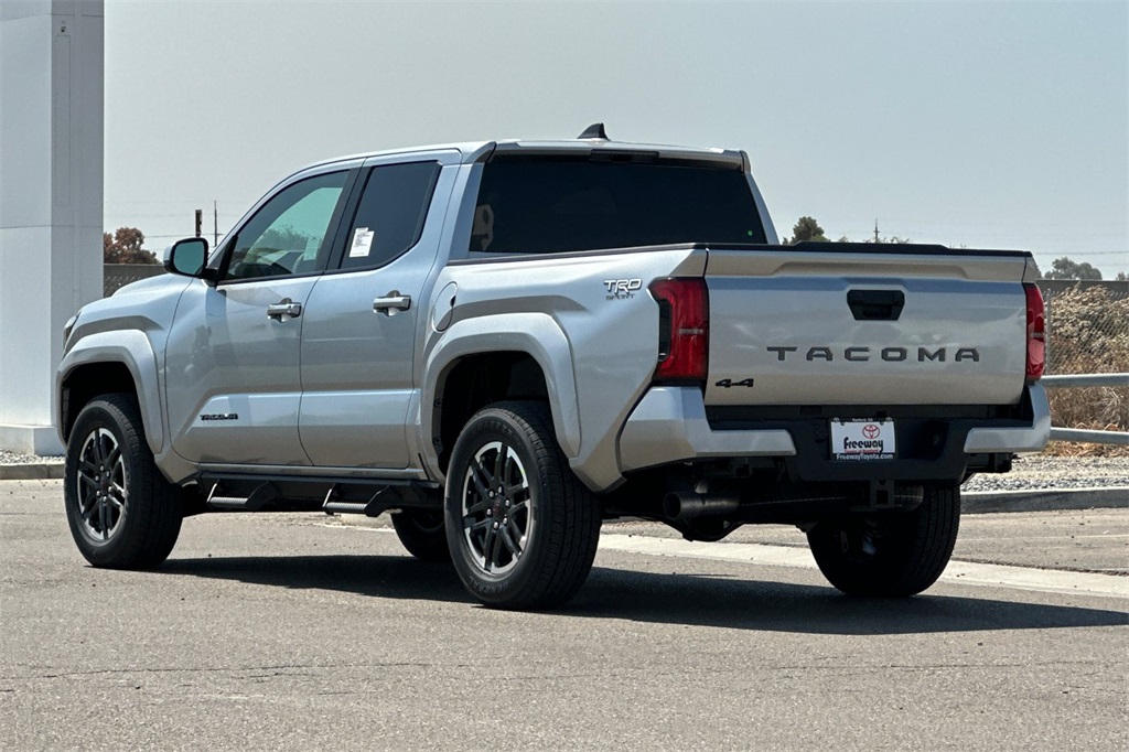 2025 Toyota Tacoma TRD Sport 4x4 Double Cab photo 6