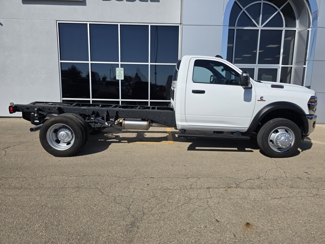 2025 Ram 5500 photo 2