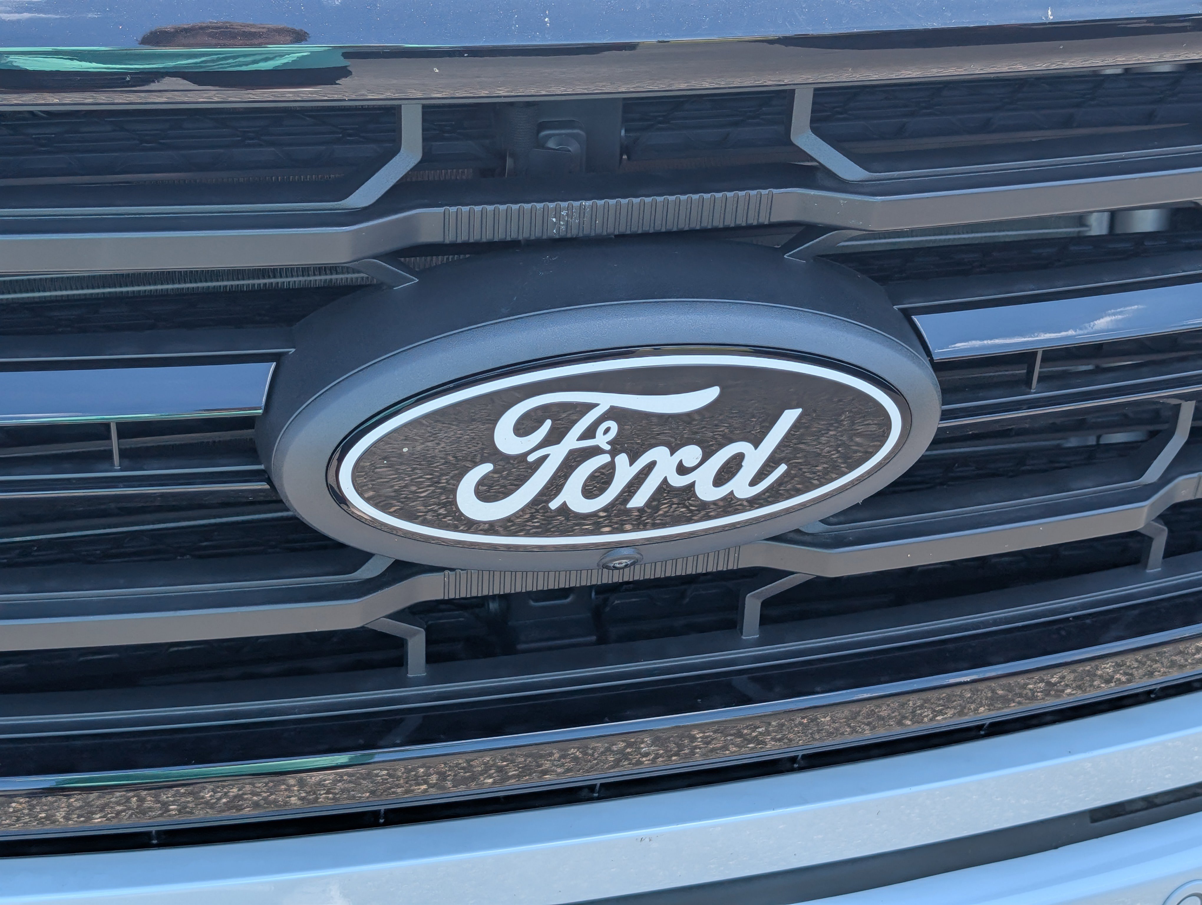 2025 Ford F-150 XLT photo 2
