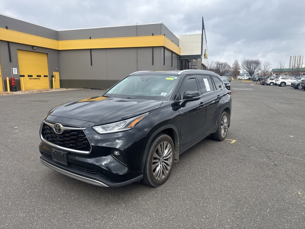 2021 Toyota Highlander Platinum photo 2