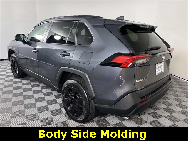 2021 Toyota RAV4 LE photo 4