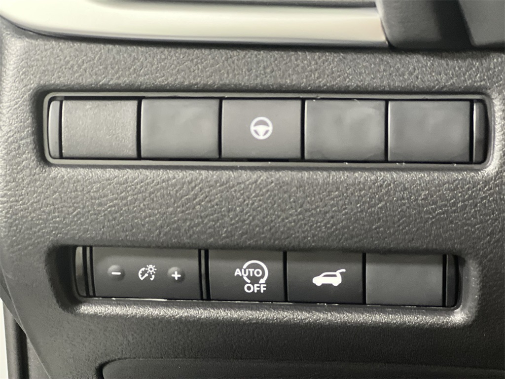 2026 Nissan Rogue SV photo 18