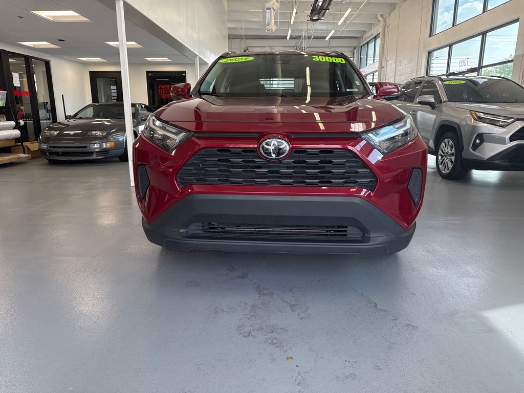 2023 Toyota RAV4 XLE photo 2