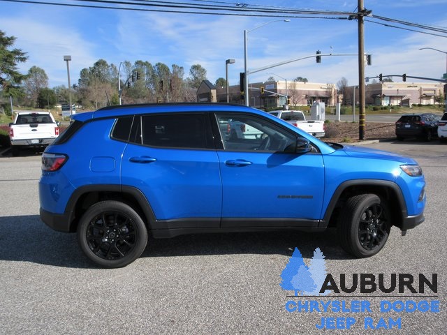 2025 Jeep Compass Latitude photo 2